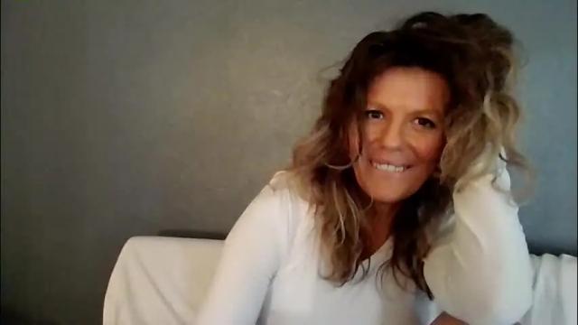 Image 12 of haileys123 Stream on Chaturbate on 8 days ago