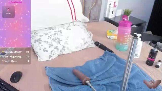 Image 6 of haileystonei Stream on Chaturbate on 28 days ago