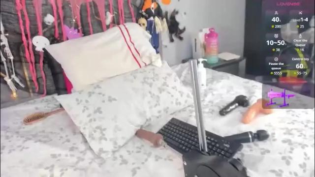 Image 7 of haileystonei Stream on Chaturbate on 1 day ago