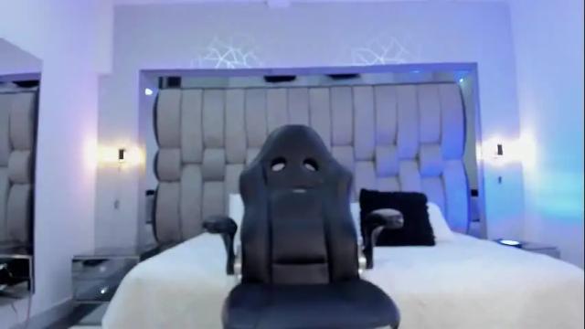 Image 2 of hailybairen Stream on Chaturbate on 4 months ago