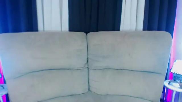Image 2 of hailywilson Stream on Chaturbate on 14 months ago