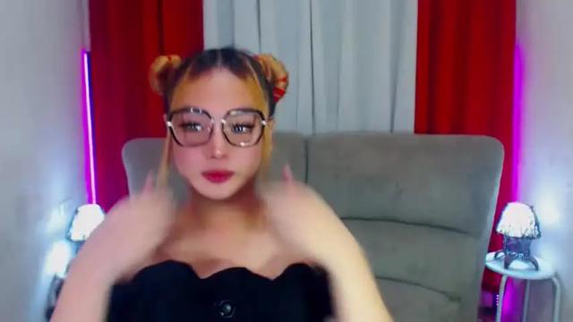 Image 3 of hailywilson Stream on Chaturbate on 13 months ago