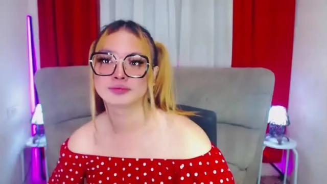 Image 7 of hailywilson Stream on Chaturbate on 13 months ago