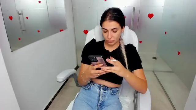 Image 4 of haleeyrose Stream on Chaturbate on 19 months ago