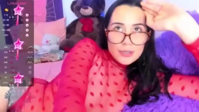 Image 3 of haley_williamms Stream on Chaturbate on 17 months ago