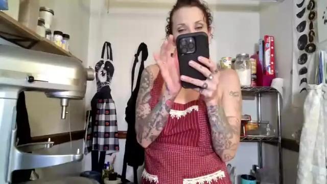 Image 12 of halfabarbie Stream on Chaturbate on 22 months ago