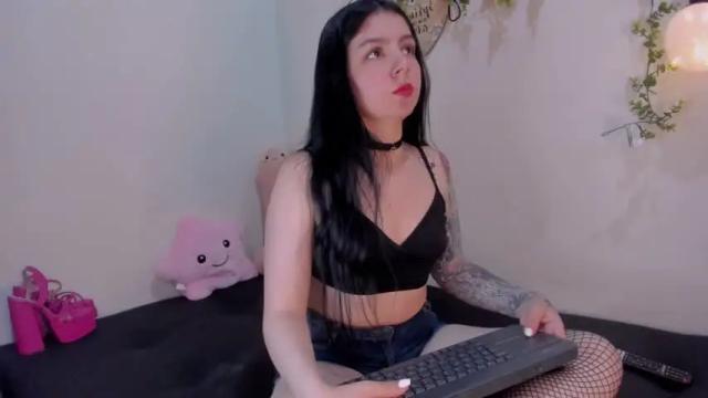 Image 10 of hali_roussel Stream on Chaturbate on 22 months ago