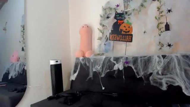 Image 10 of hali_roussel Stream on Chaturbate on 21 months ago