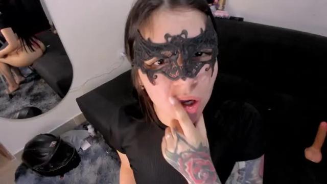 Image 12 of hali_roussel Stream on Chaturbate on 16 months ago
