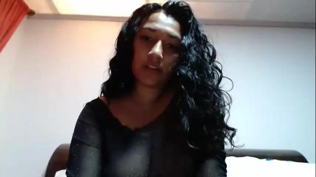 Image 3 of halleberry18 Stream on Chaturbate on 2 months ago