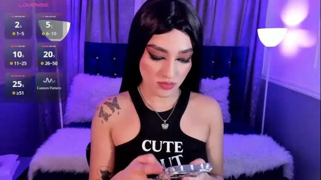 Image 3 of hallsred_rh Stream on Chaturbate on 2 months ago