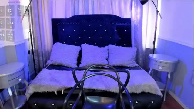 Image 3 of hallsred_rh Stream on Chaturbate on 23 days ago