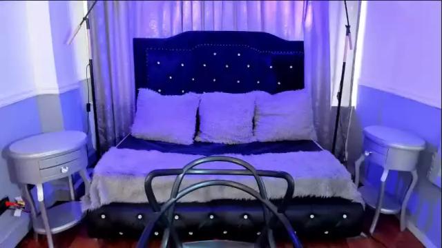 Image 3 of hallsred_rh Stream on Chaturbate on 18 days ago
