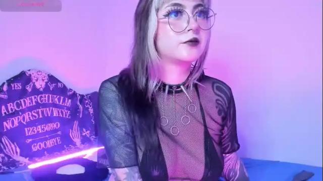 Image 12 of hallucigenia_sparza Stream on Chaturbate on 3 months ago