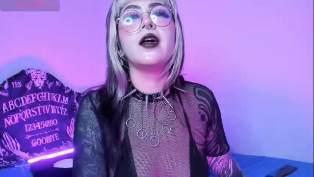Image 3 of hallucigenia_sparza Stream on Chaturbate on 3 months ago