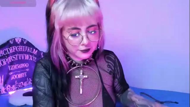 Image 10 of hallucigenia_sparza Stream on Chaturbate on 2 months ago