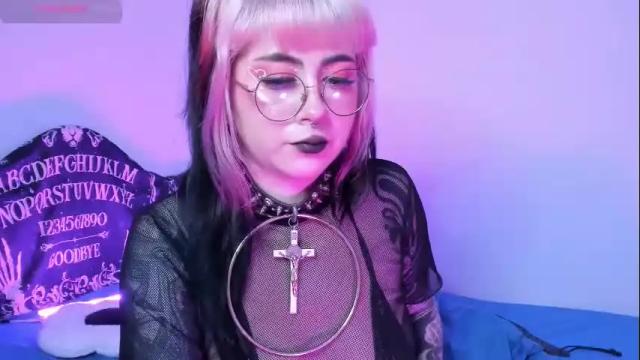 Image 2 of hallucigenia_sparza Stream on Chaturbate on 2 months ago