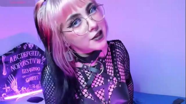 Image 11 of hallucigenia_sparza Stream on Chaturbate on 2 months ago