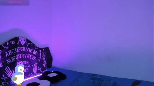 Image 6 of hallucigenia_sparza Stream on Chaturbate on 2 months ago