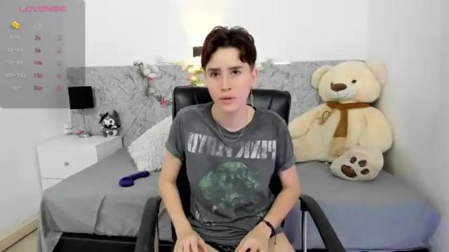 Image 6 of hally_lewis Stream on Chaturbate on 16 months ago