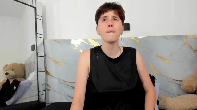Image 6 of hally_lewis Stream on Chaturbate on 16 months ago