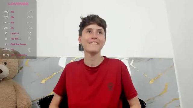 Image 2 of hally_lewis Stream on Chaturbate on 15 months ago