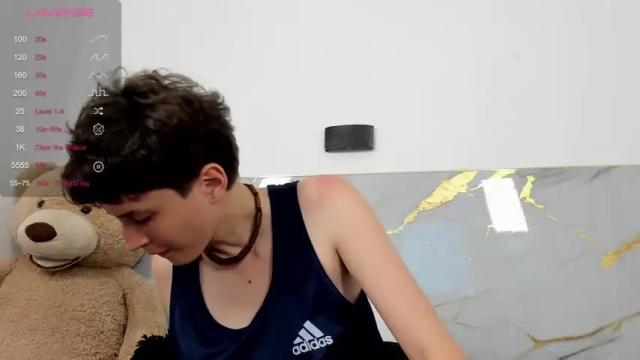 Image 12 of hally_lewis Stream on Chaturbate on 15 months ago