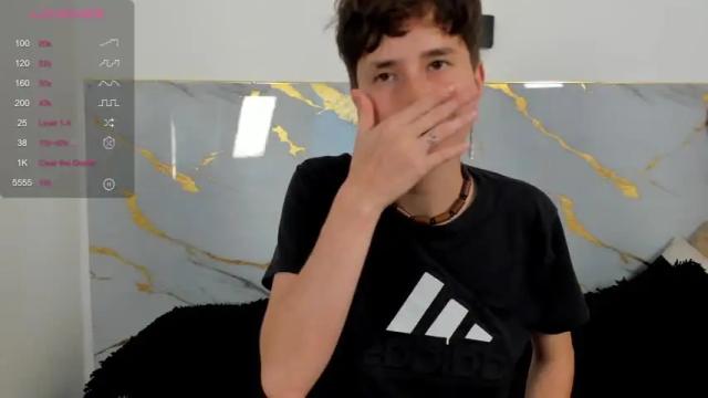 Image 12 of hally_lewis Stream on Chaturbate on 15 months ago