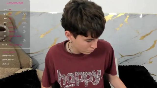Image 11 of hally_lewis Stream on Chaturbate on 14 months ago
