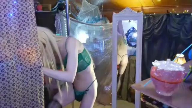 Image 8 of halovalentine Stream on Chaturbate on 1 month ago