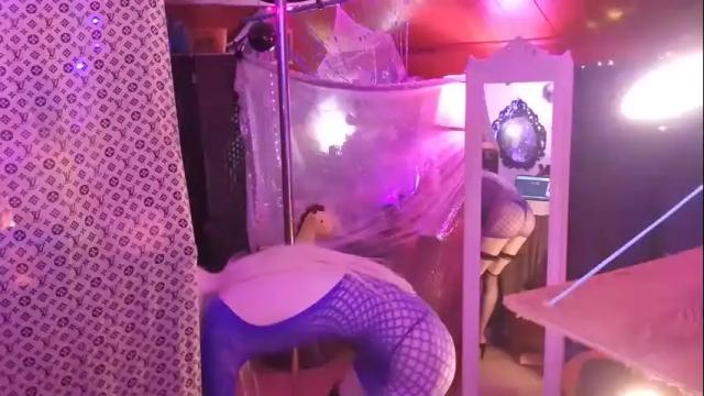 Image 8 of halovalentine Stream on Chaturbate on 1 month ago