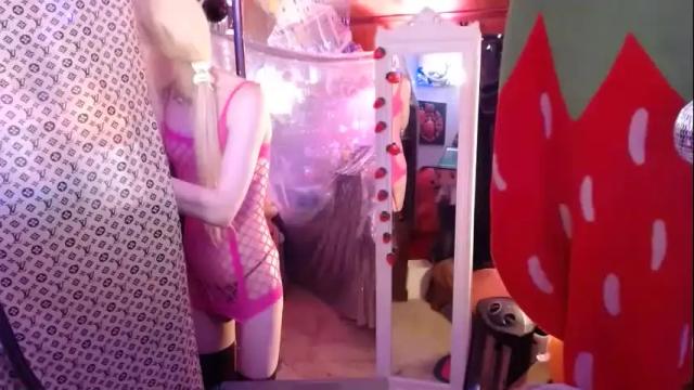 Image 7 of halovalentine Stream on Chaturbate on 16 days ago