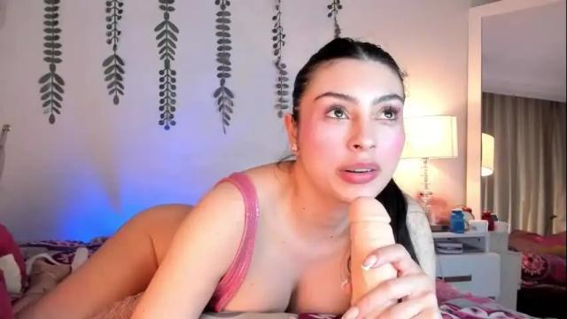 Image 2 of halseycox__ Stream on Chaturbate on 19 days ago