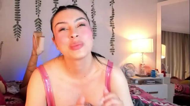 Image 4 of halseycox__ Stream on Chaturbate on 19 days ago