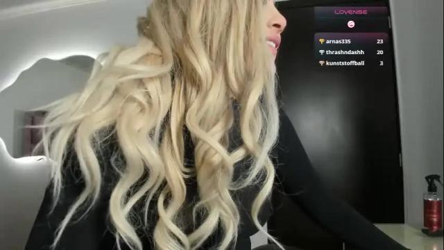 Image 3 of hanaboston Stream on Chaturbate on 2 months ago