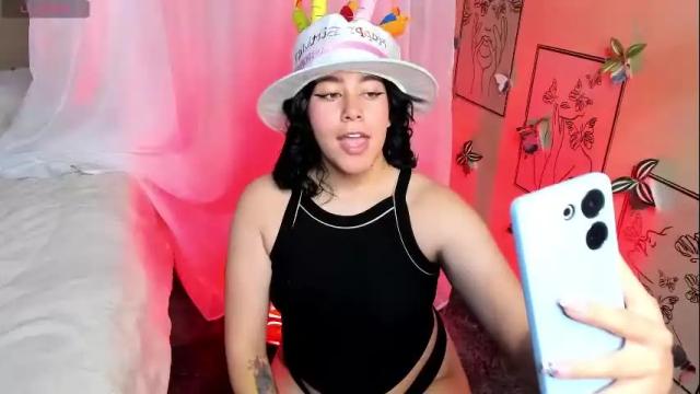 Image 8 of hanah_bakeer Stream on Chaturbate on 3 months ago