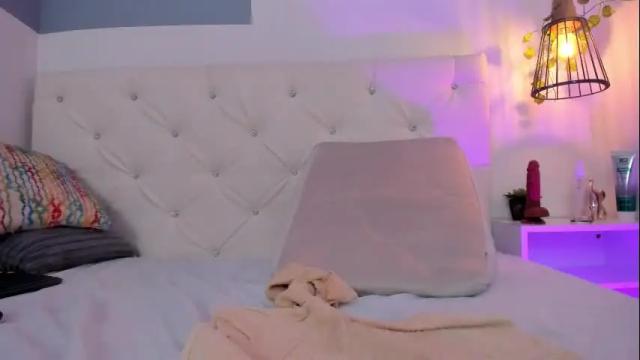 Image 4 of hanah_gray Stream on Chaturbate on 26 days ago