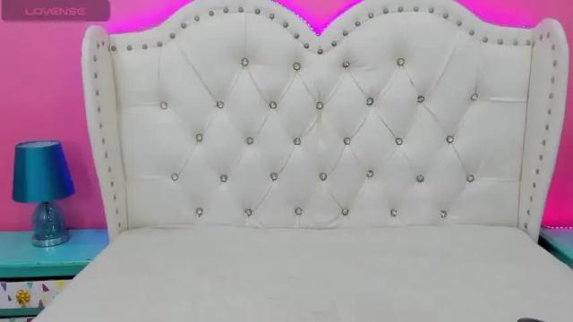 Image 2 of hanah_sommers Stream on Chaturbate on 14 months ago