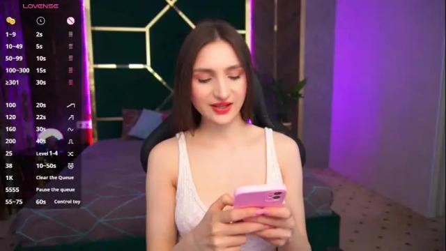 Image 2 of hanna__klein Stream on Chaturbate on 1 month ago