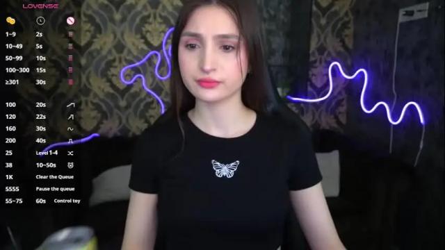 Image 2 of hanna__klein Stream on Chaturbate on 8 days ago