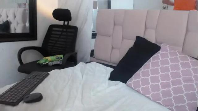 Image 2 of hanna__palmer1 Stream on Chaturbate on 2 months ago