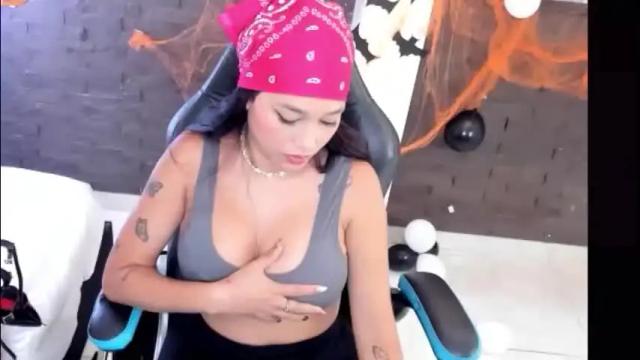 Image 2 of hanna__steyl Stream on Chaturbate on 2 months ago