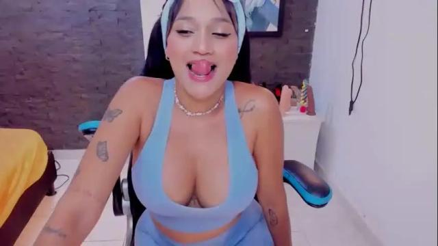 Image 2 of hanna__steyl Stream on Chaturbate on 2 months ago