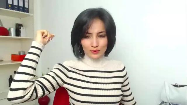 Image 2 of hanna_chloe Stream on Chaturbate on 2 months ago