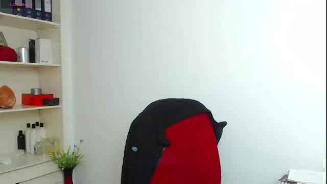 Image 7 of hanna_chloe Stream on Chaturbate on 2 months ago