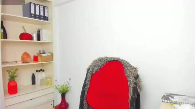 Image 2 of hanna_chloe Stream on Chaturbate on 2 months ago