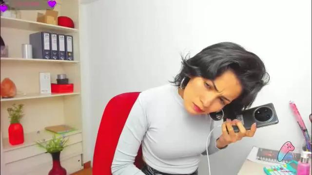 Image 3 of hanna_chloe Stream on Chaturbate on 1 month ago