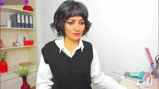 Image 6 of hanna_chloe Stream on Chaturbate on 1 month ago