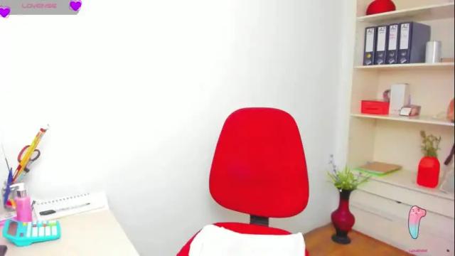 Image 12 of hanna_chloe Stream on Chaturbate on 1 month ago