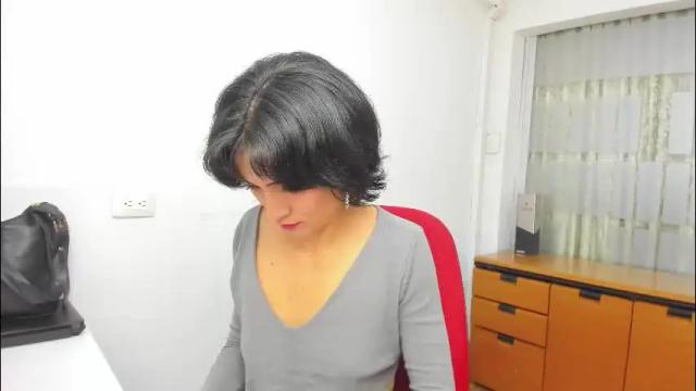 Image 11 of hanna_chloe Stream on Chaturbate on 1 month ago